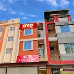 Hotel O Honey Palace In